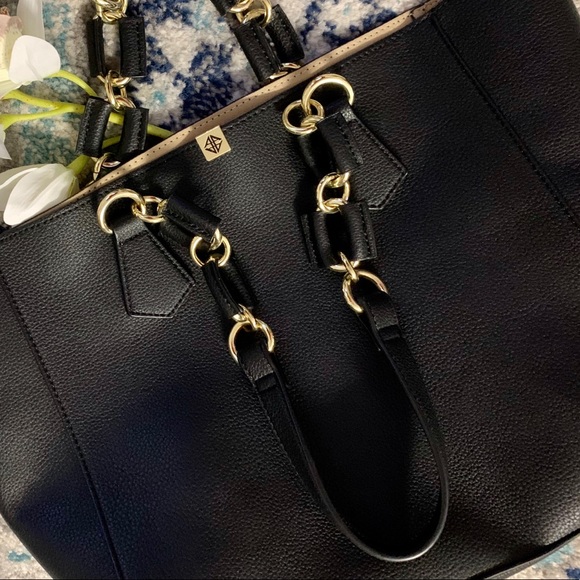 Black Pebbled Leather Shoulder Tote Bag - Picture 4 of 9